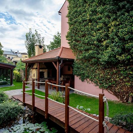 Hotel Anna Beroun  Buitenkant foto