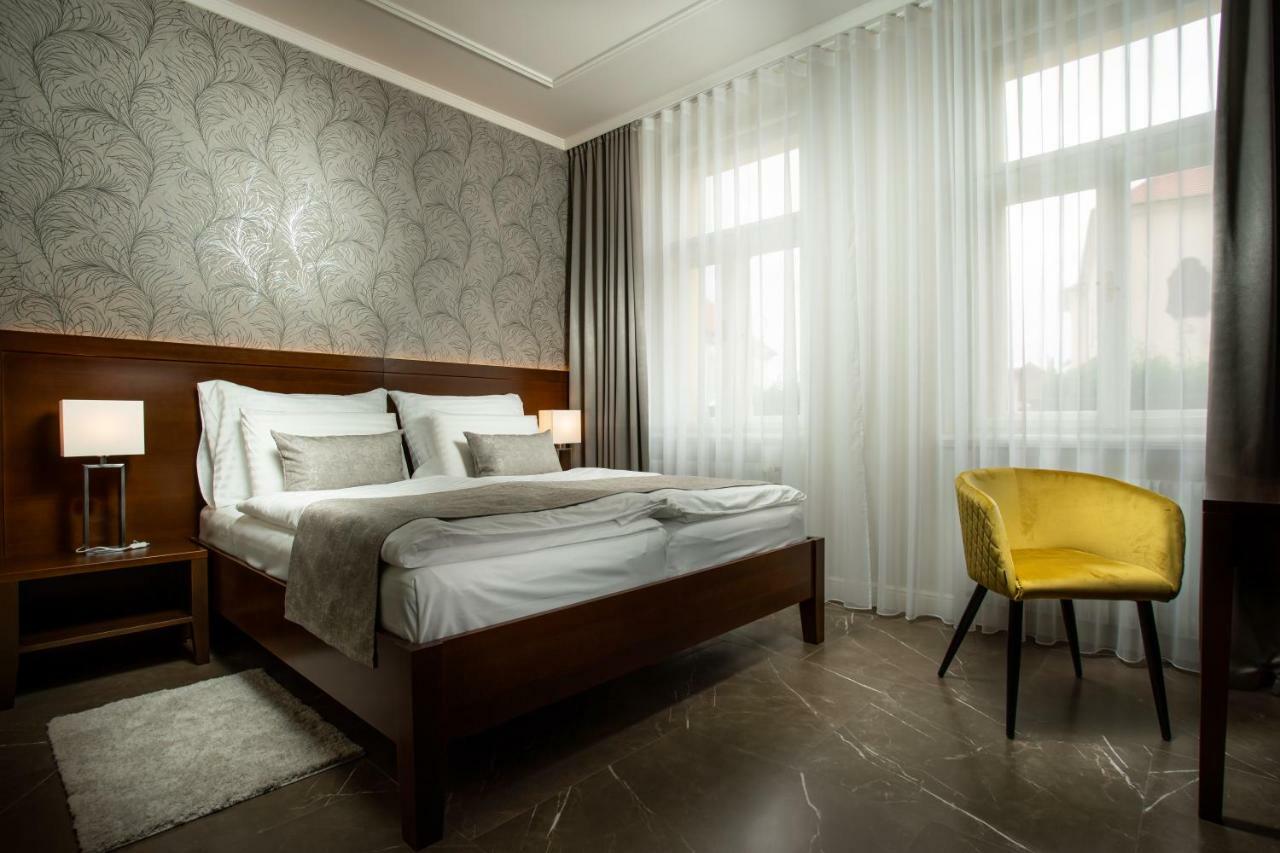 Hotel Anna Beroun  Buitenkant foto
