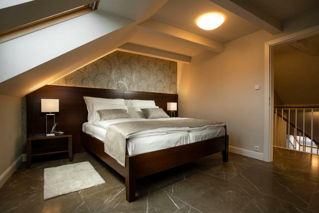 Hotel Anna Beroun  Buitenkant foto