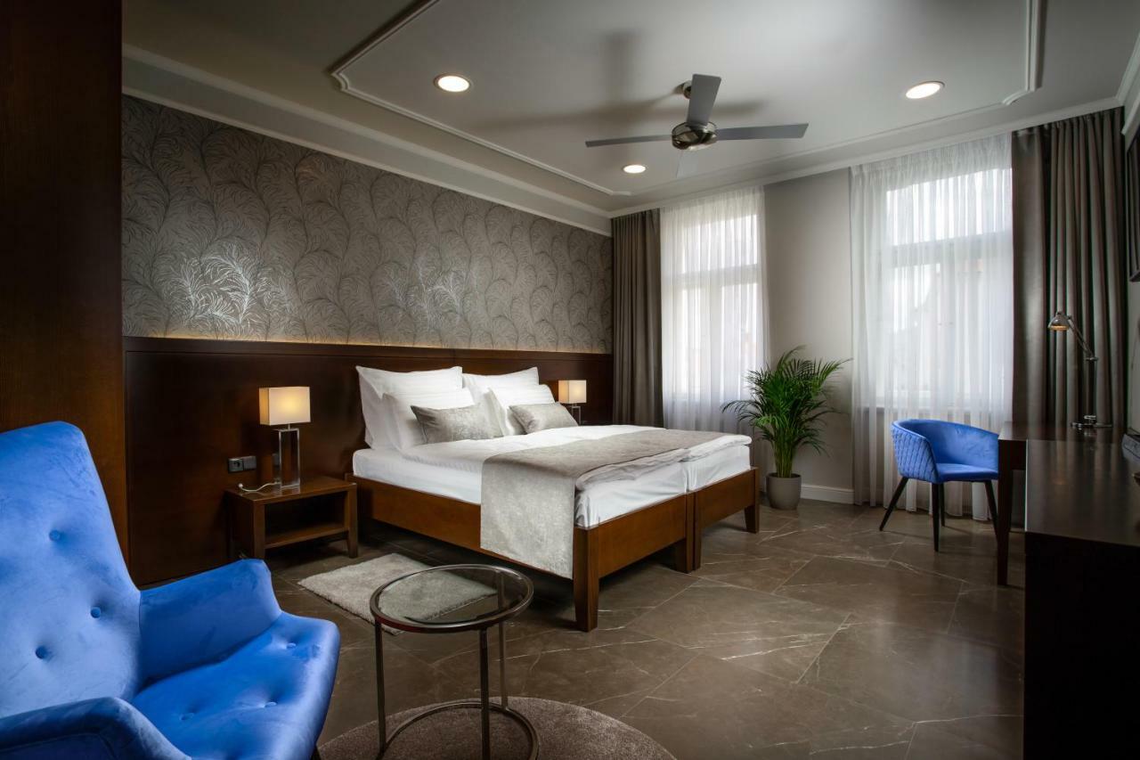 Hotel Anna Beroun  Buitenkant foto