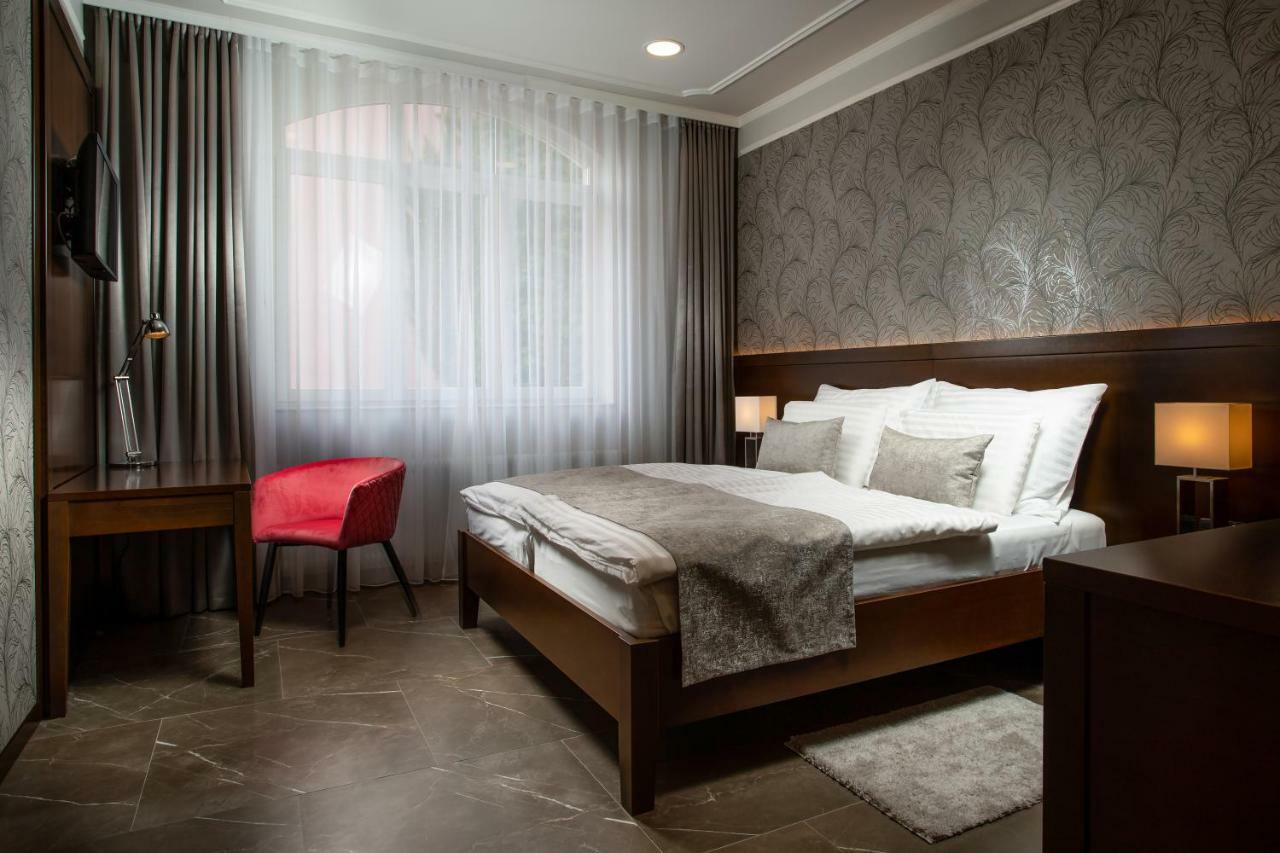 Hotel Anna Beroun  Buitenkant foto
