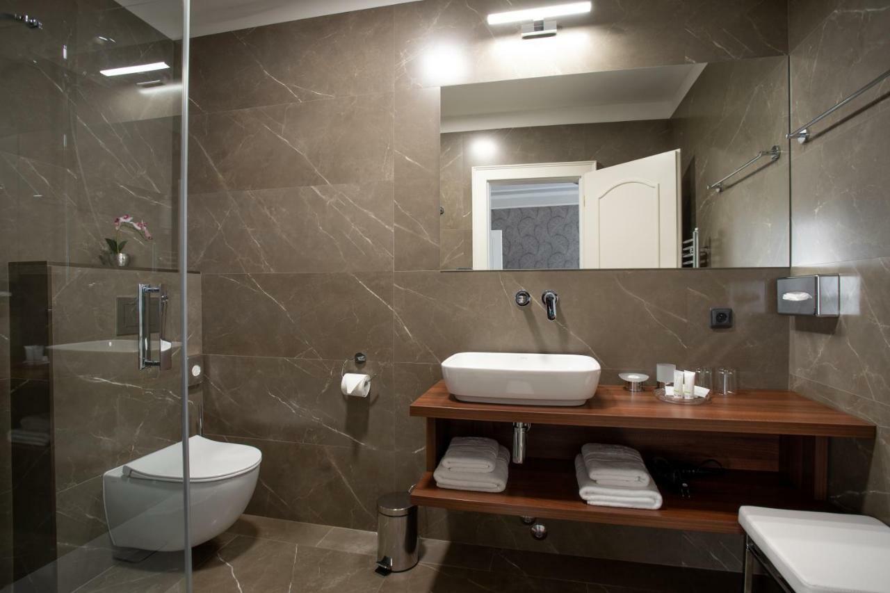 Hotel Anna Beroun  Buitenkant foto